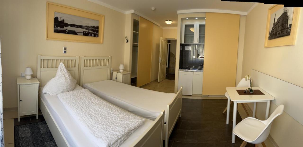 Pension Corona Forst  Esterno foto